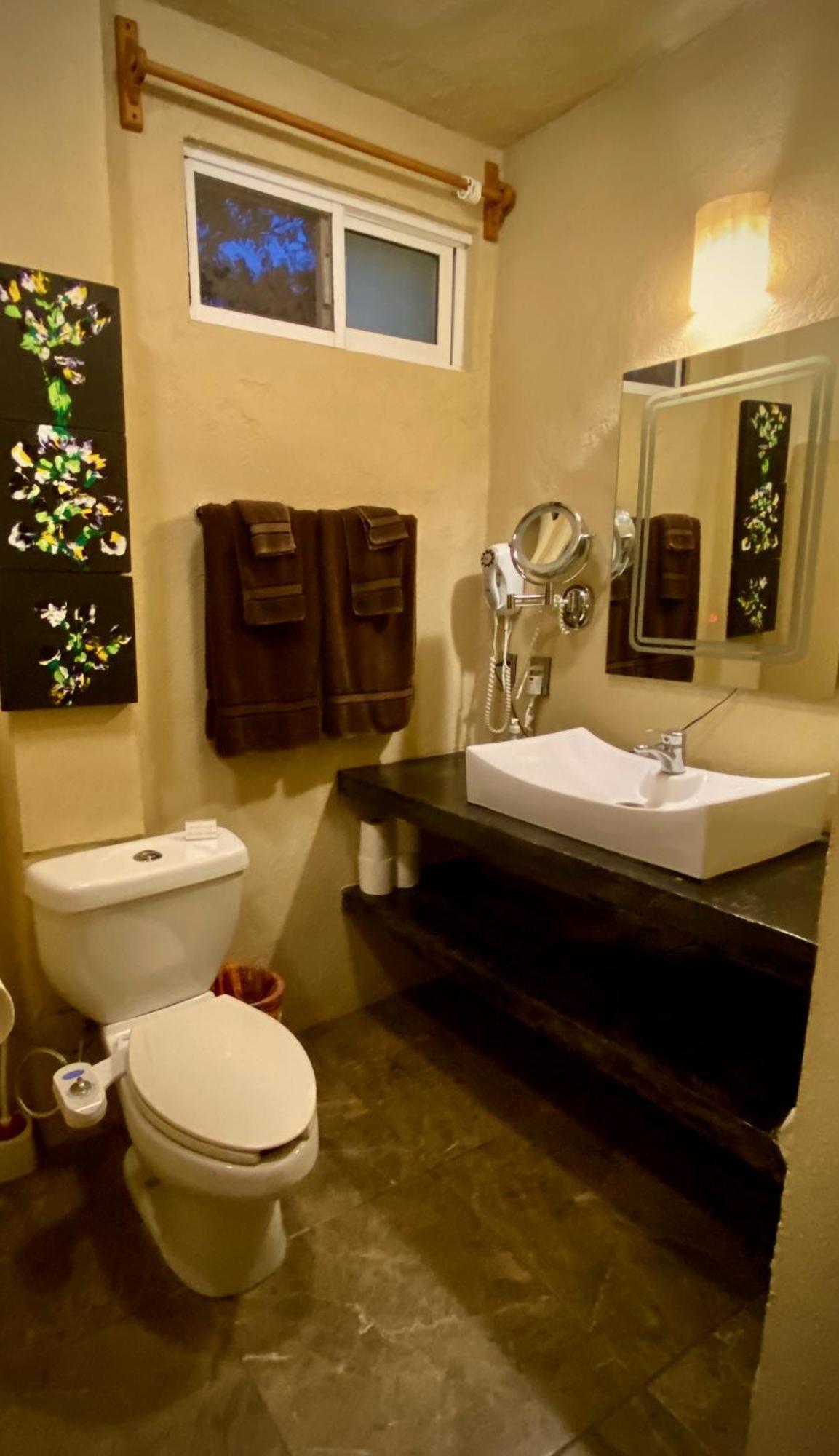Casablanca Guest House - Adults Only - Starlink Internet! 지폴리테 외부 사진